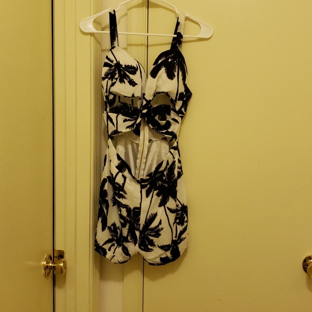 One piece short romper